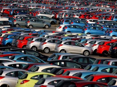 Российский рынок в глазах статистиков еще не выздоравливает, но дилеры полны надежды