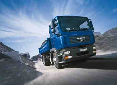 Рынок новых грузовиков в России снизился в марте на 48,9%