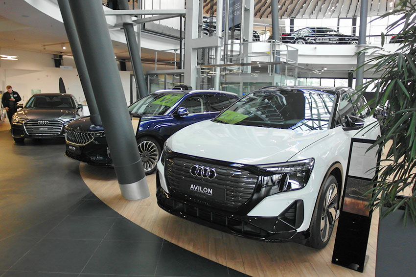 Автосалон Avilon с премиальными авто