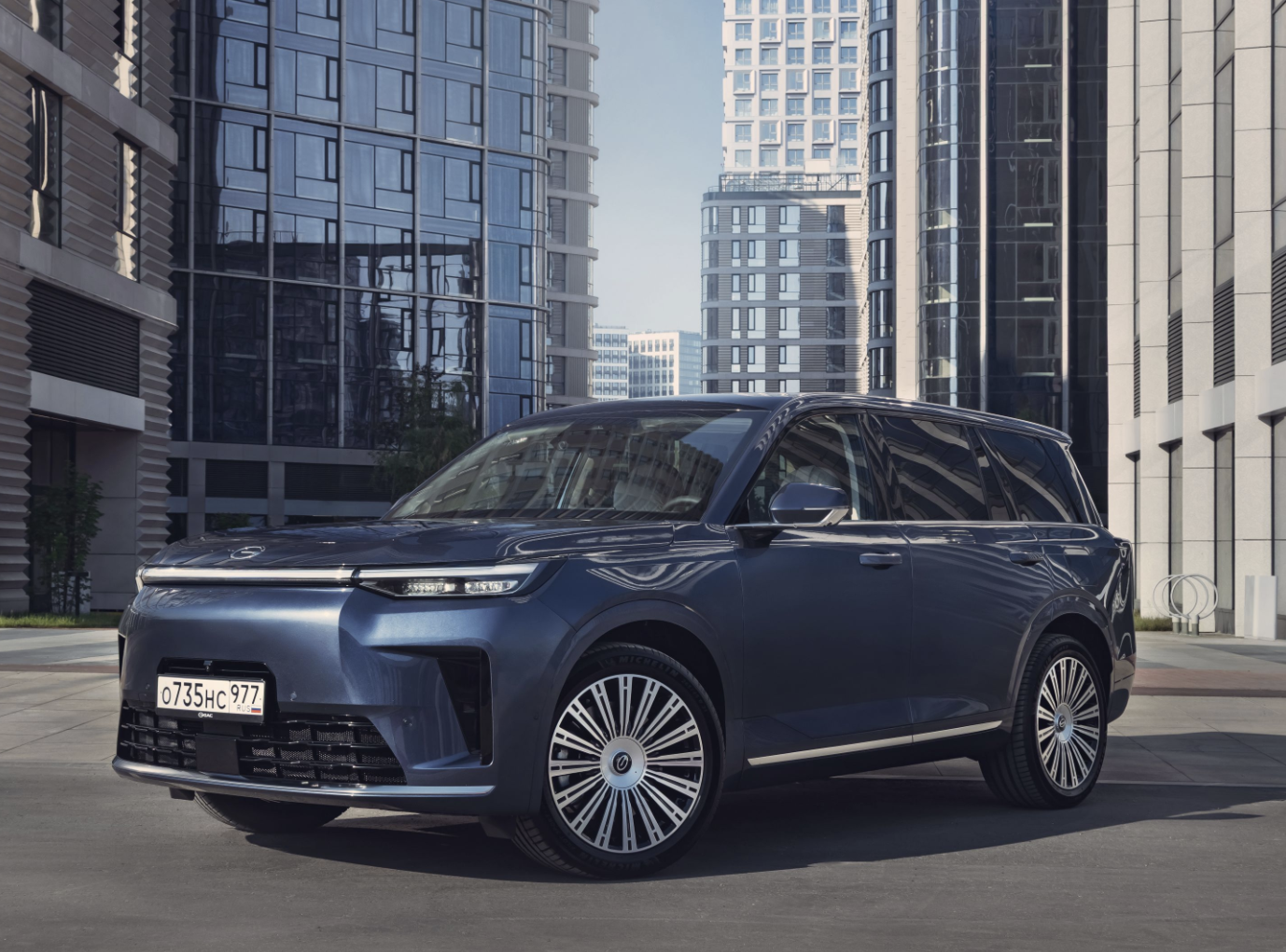 GAC начал продажи гибридного кроссовера GAC S9 в России